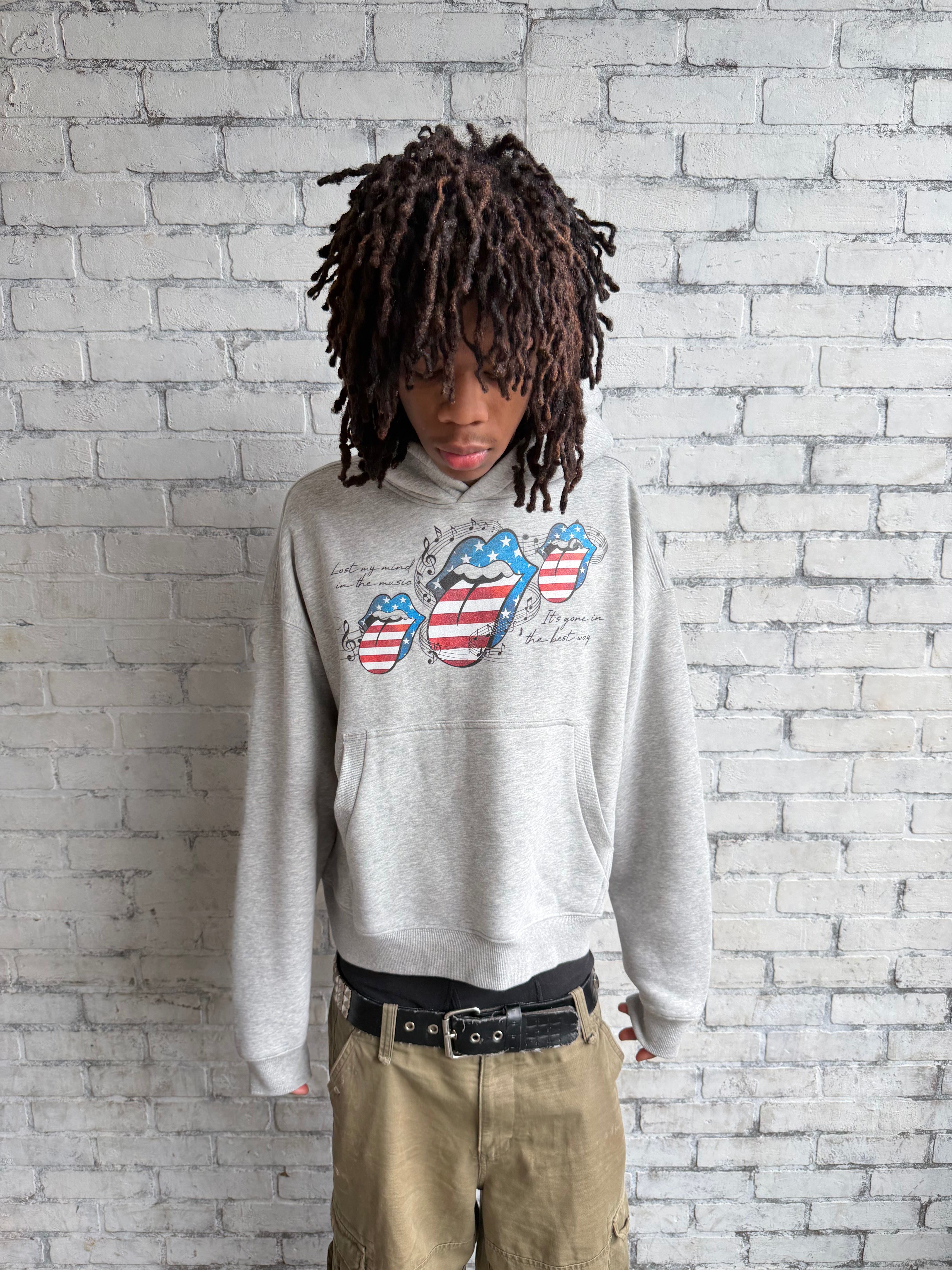 Tongue hoodie